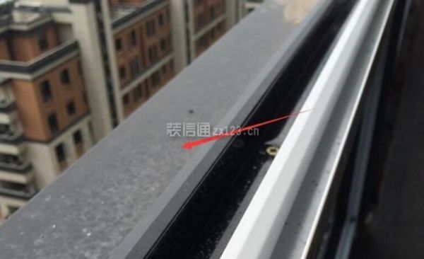 公共阳台窗高度