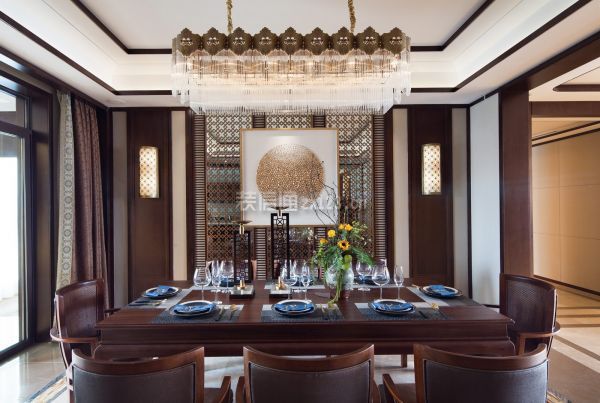 东南亚别墅餐厅装修效果图